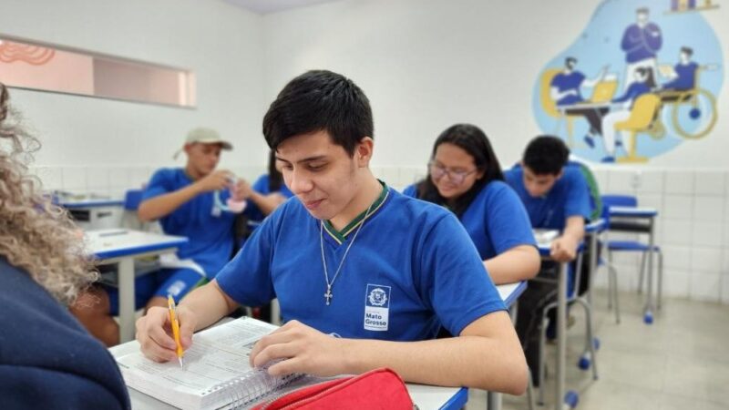 Estudantes já podem se inscrever para o Exame Nacional do Ensino Médio 2025