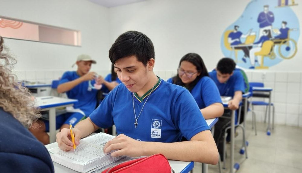 Estudantes já podem se inscrever para o Exame Nacional do Ensino Médio 2025