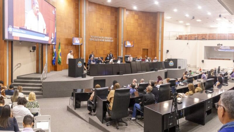Deputados são contra fechamento da Santa Casa e cobram definição do Estado