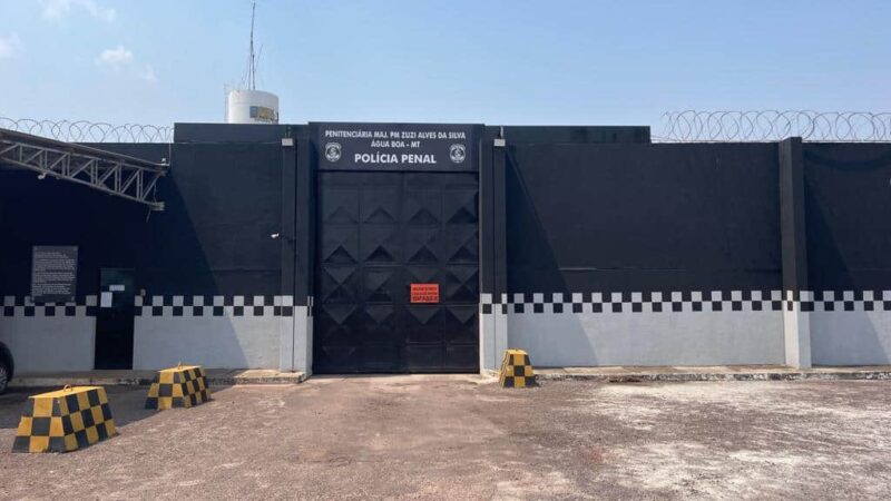 Cinco detentos fogem escalando muro de presídio em Mato Grosso
