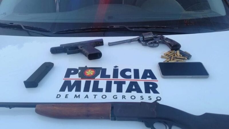 PM desarticula quadrilha e apreende arma de fogo de facção em São José dos Quatro Marcos