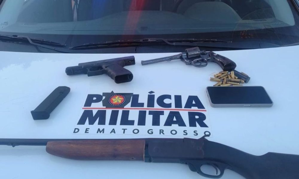 PM desarticula quadrilha e apreende arma de fogo de facção em São José dos Quatro Marcos