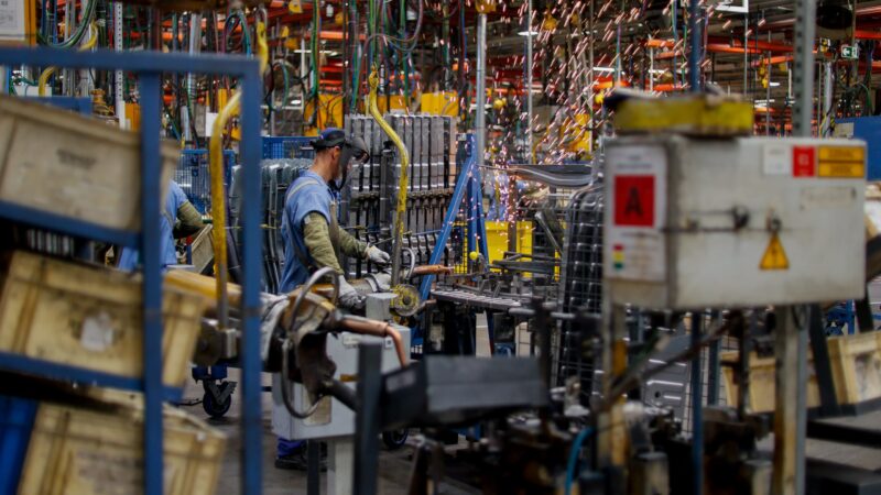 Paraná lidera produção industrial no Brasil com alta de 15,1% em março