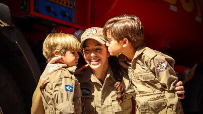 Bombeiras conciliam dupla missão e são motivos de orgulho para filhos