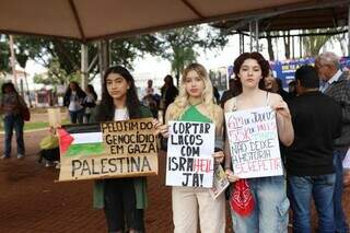 Grupo pede que governo corte relações com Israel durante protesto pró-Palestina