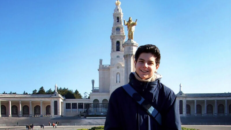 Como foi o milagre no Brasil de Carlo Acutis, que vai ser o primeiro ‘santo millennial’