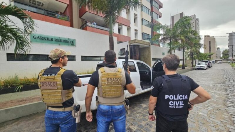 Polícia Civil prende cerca de 100 pessoas envolvidas em crimes em MT; líderes de facção, golpistas e foragidos estão entre os alvos