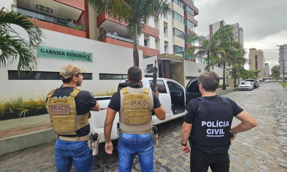 Polícia Civil prende cerca de 100 pessoas envolvidas em crimes em MT; líderes de facção, golpistas e foragidos estão entre os alvos