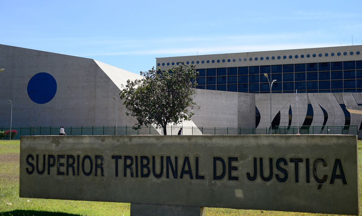 PF prende prefeito de Palmas por vazamento de investigação sigilosa