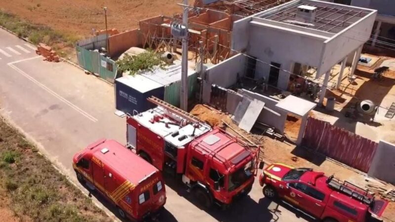 Corpo de Bombeiros resgata vítima em fossa séptica de aproximadamente 4,5 metros