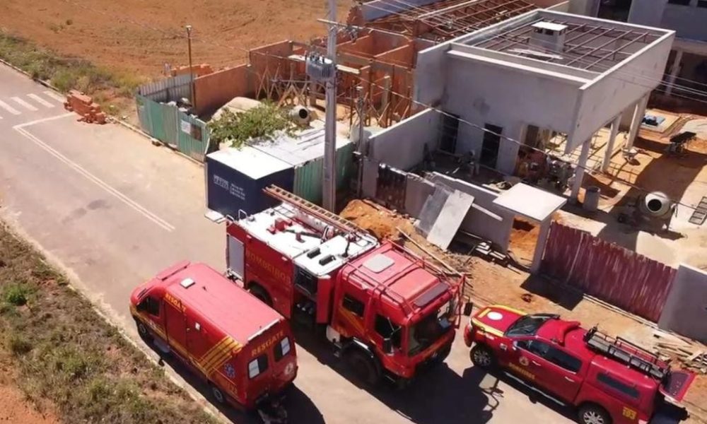 Corpo de Bombeiros resgata vítima em fossa séptica de aproximadamente 4,5 metros