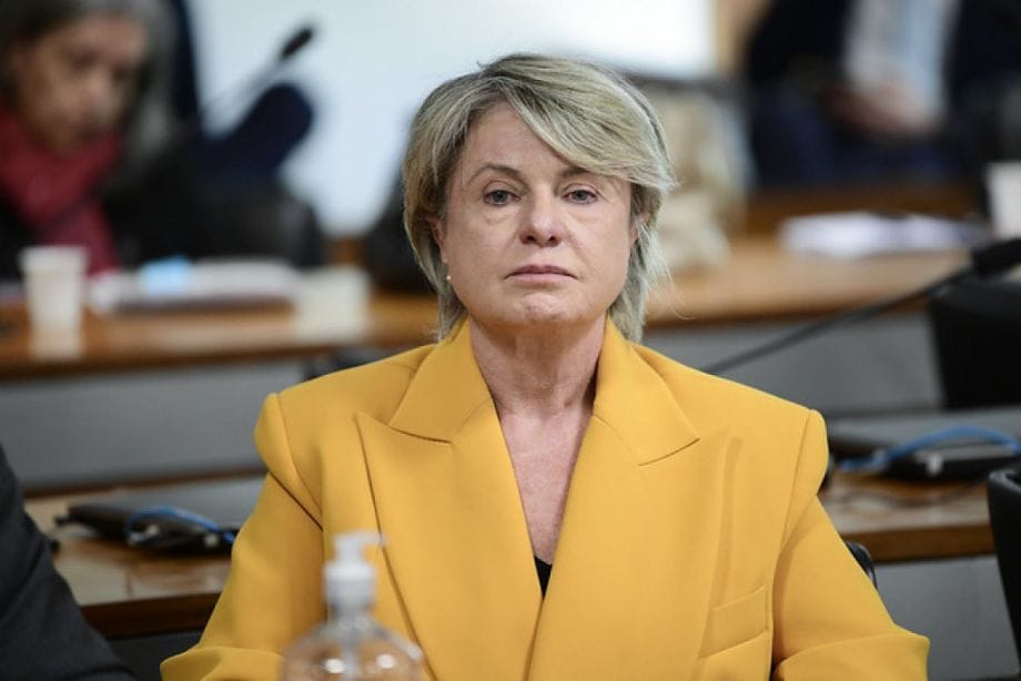 Buzetti anuncia que deixará o Senado até dezembro para cumprir acordo com Lacerda