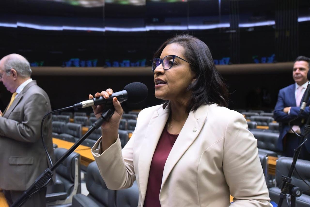 Em Comissão da Câmara, Gisela aprova PL que isenta do IR quem ganha até R$ 5 mil
