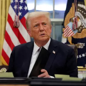 Trump descarta prorrogar prazo do tarifaço após pedido dos senadores