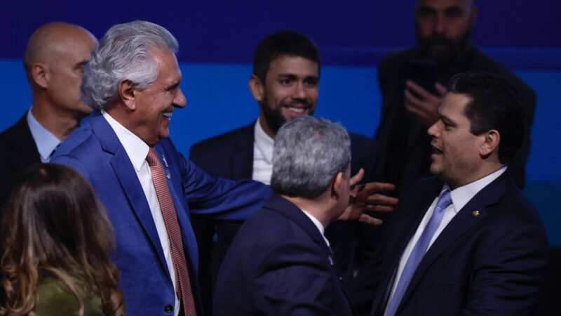 PP e União Brasil selam aliança com palmas a Bolsonaro, fala de Tarcísio e pressão por saída do governo