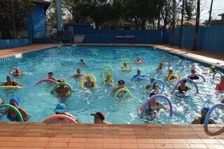 Prefeitura moderniza piscina pública com sistema de aquecimento
