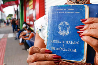 Semana começa com 2,9 mil vagas de trabalho abertas na Capital