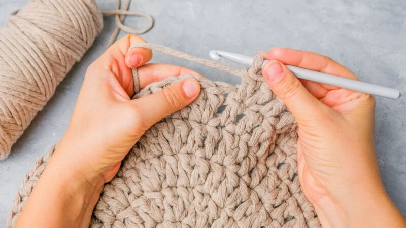 5 hobbies de vovó para você manter o cérebro ‘jovem’ por mais tempo