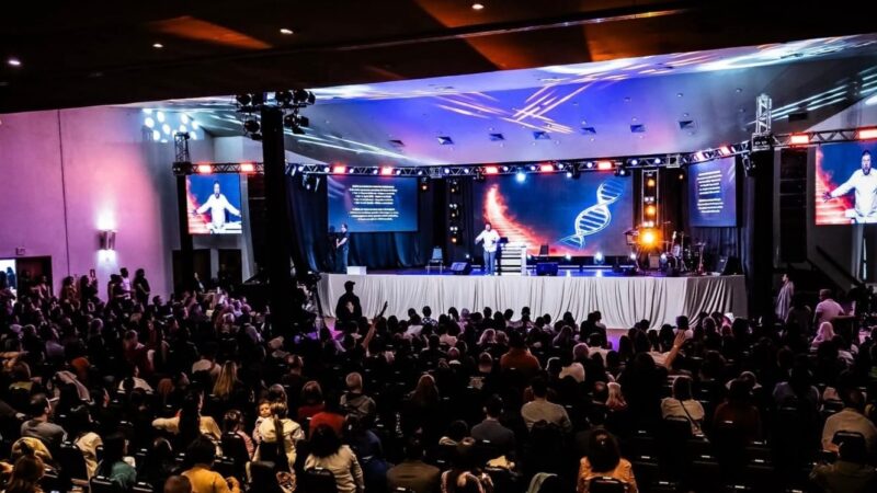 “O DNA de Deus em você é o que atrai os perdidos”, diz Joel Engel em conferência