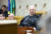 Posse de Fachin tem gestos de amizade, ausência de SP e defesa do STF