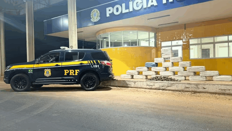 Dois homens são presos com mais de 400 tabletes de supermaconha em fundo falso de caminhão em MT