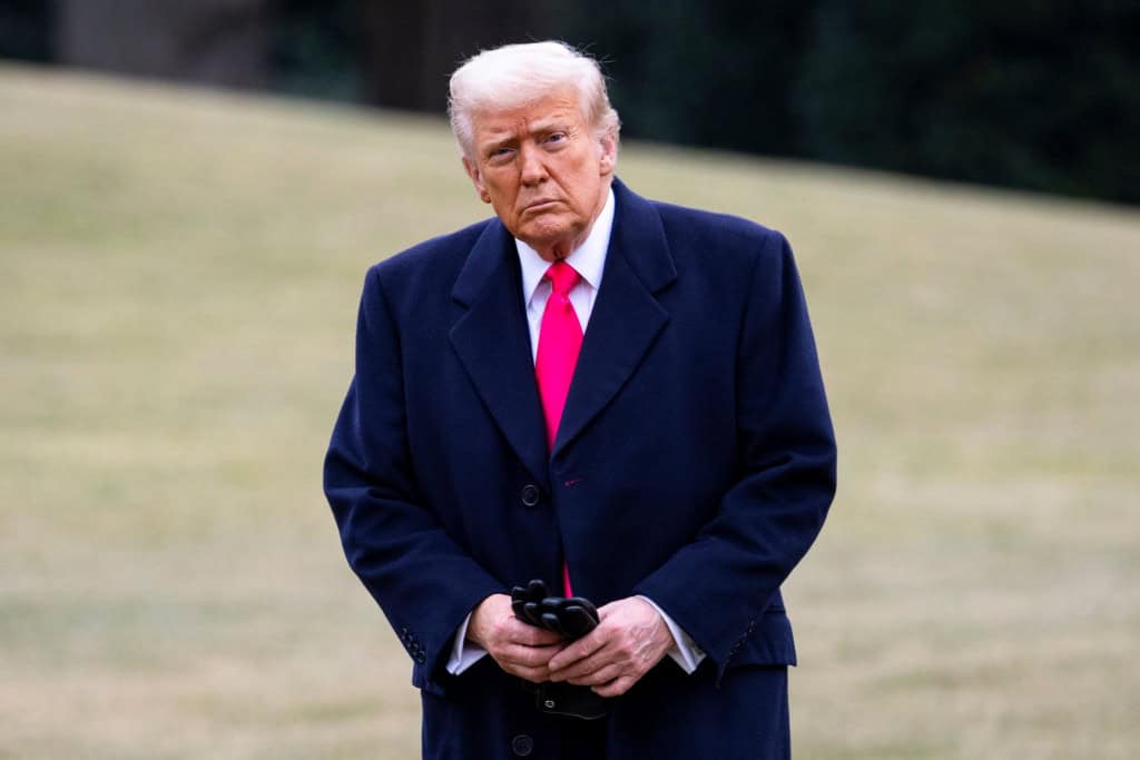Trump relaciona casos de autismo com uso de paracetamol