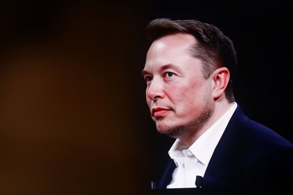 Testes de robotáxi da Tesla são marcados por acidentes nos EUA
