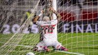 Tiago Nunes diz que “dinheiro não compra coração” após eliminar São Paulo