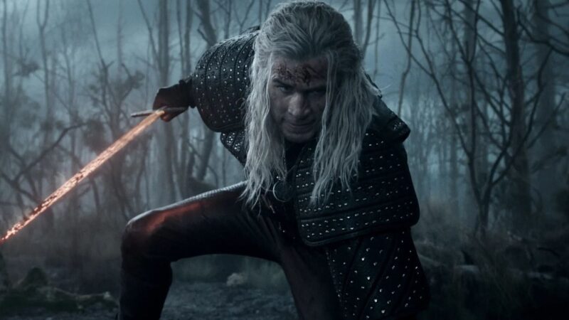 The Witcher: Liam Hemsworth revela que se afastou da internet devido às reações negativas por substituir Henry Cavill