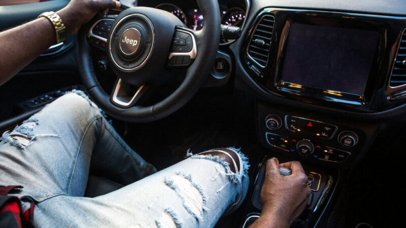 O que fazer se o carro for abastecido com combustível adulterado?