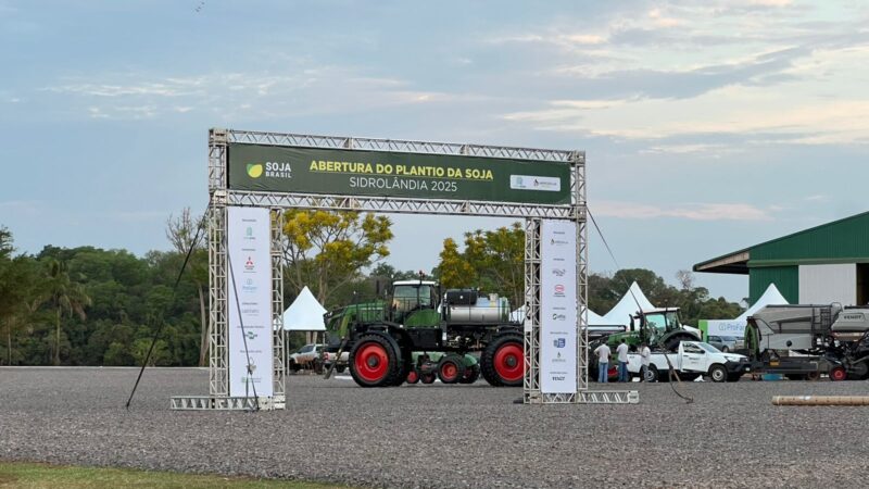 ‘O agro é parte essencial da identidade do Brasil’, afirma presidente da Aprosoja MS durante  início da semeadura da soja