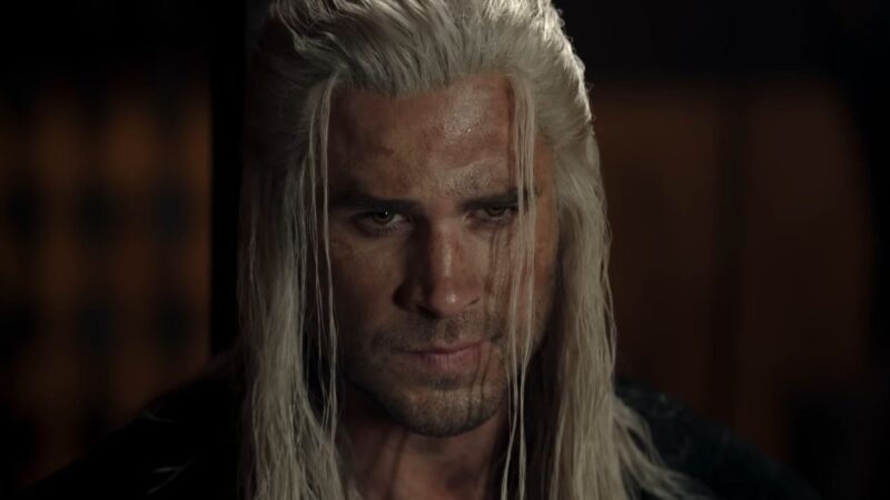 “Ninguém está tirando os livros ou os jogos de vocês”: Showrunner de The Witcher comenta reação negativa dos fãs
