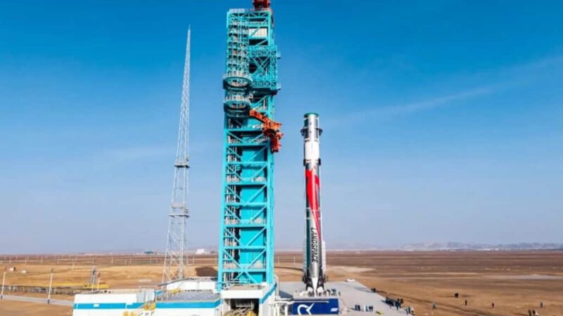 Se cuida, SpaceX! China testa seu primeiro foguete pesado reutilizável