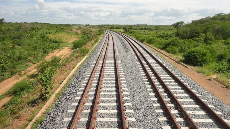Em 10 anos, sistema ferroviário avançará o que não avançou em 30, diz ministro