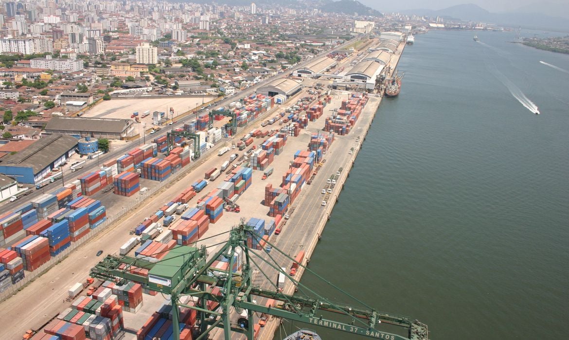 Porto de Santos tem movimentação recorde; complexo soja é destaque
