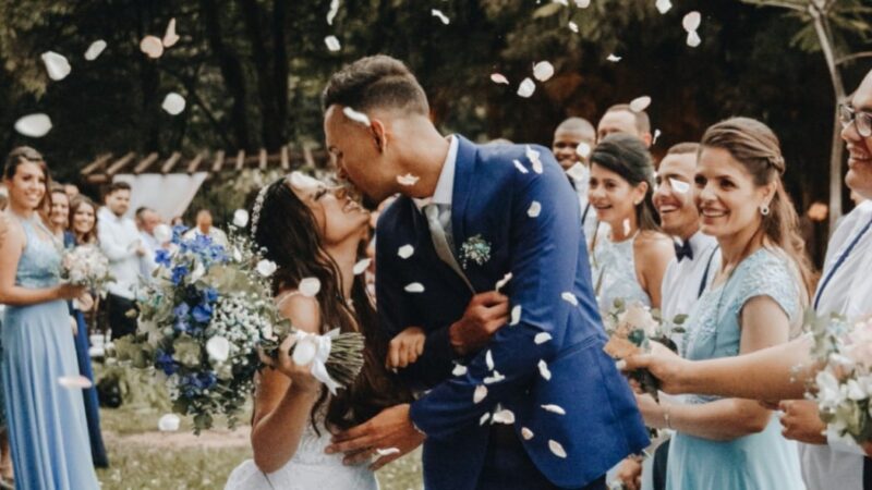 Evangélicos são os que mais casam, enquanto união estável ultrapassa casamento no Brasil