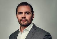 Alvo de buscas, presidente do BRB está fora do Brasil