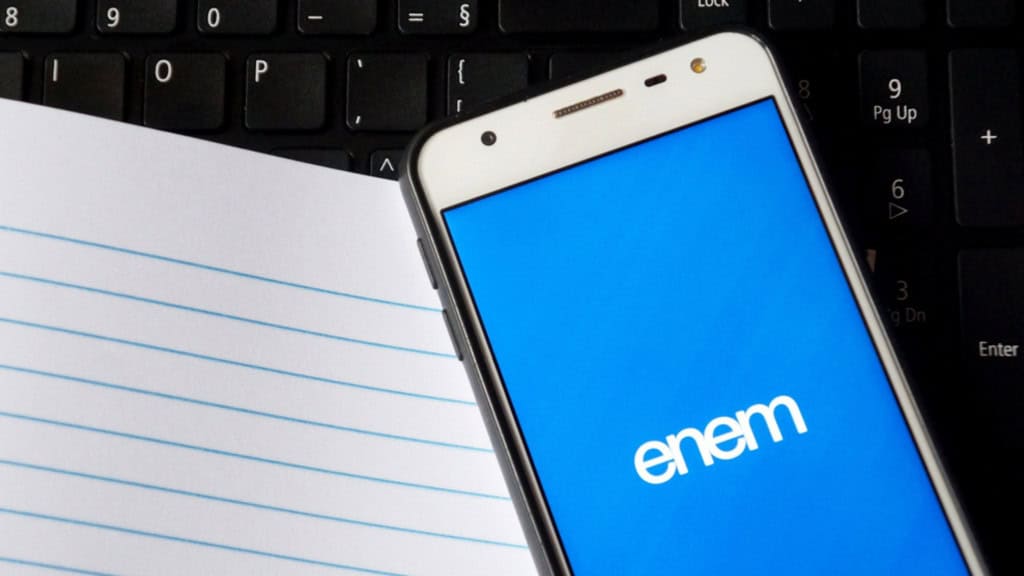 Como corrigir a redação do ENEM pelo app do MEC?