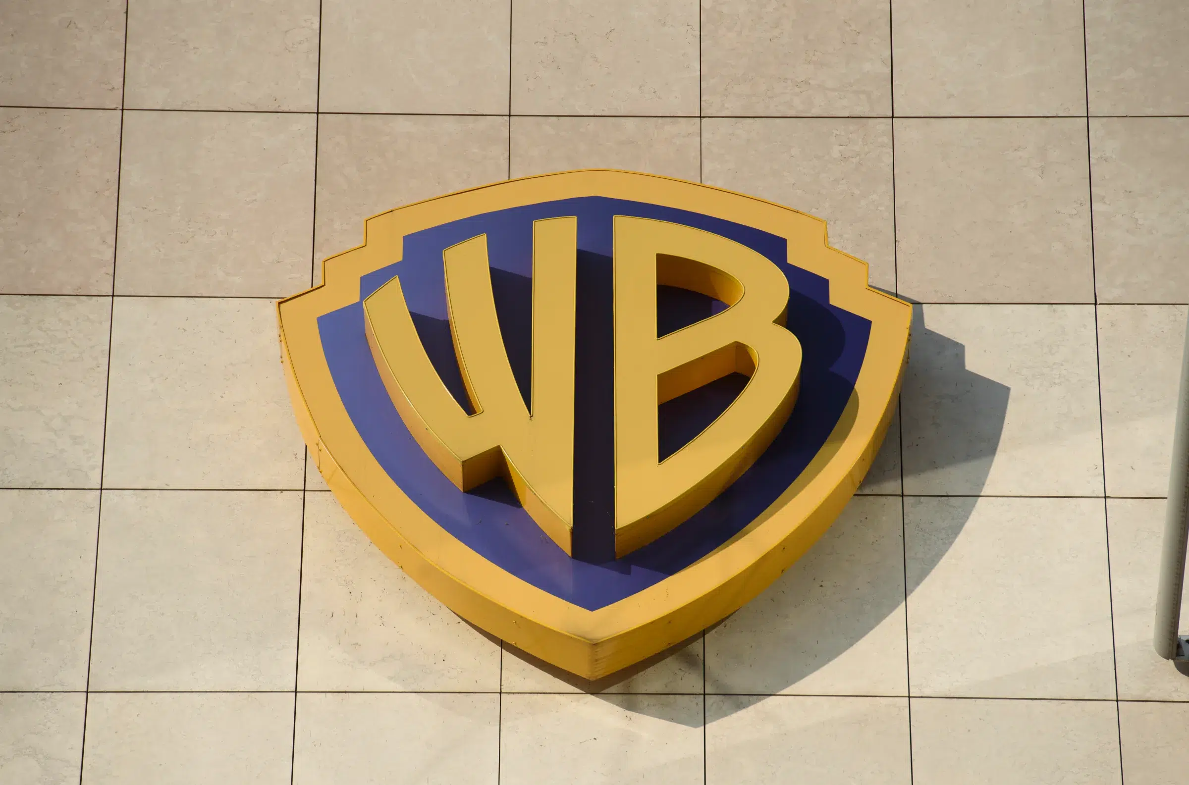 Arábia Saudita estaria a um passo de comprar a Warner Bros. Discovery, diz produtor de Hollywood