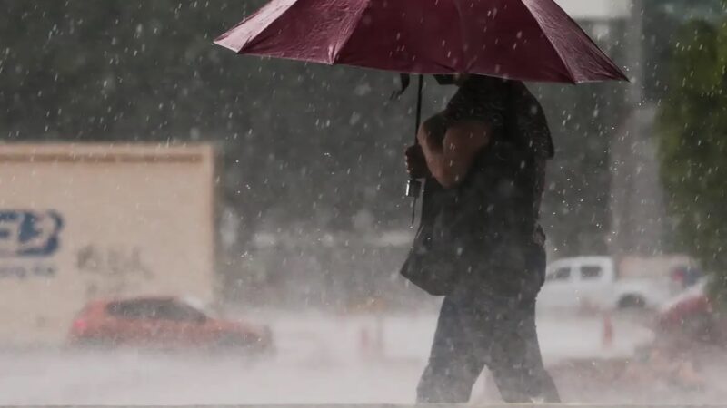 Inmet emite alerta de perigo para tempestades em várias áreas do país no início da semana; confira