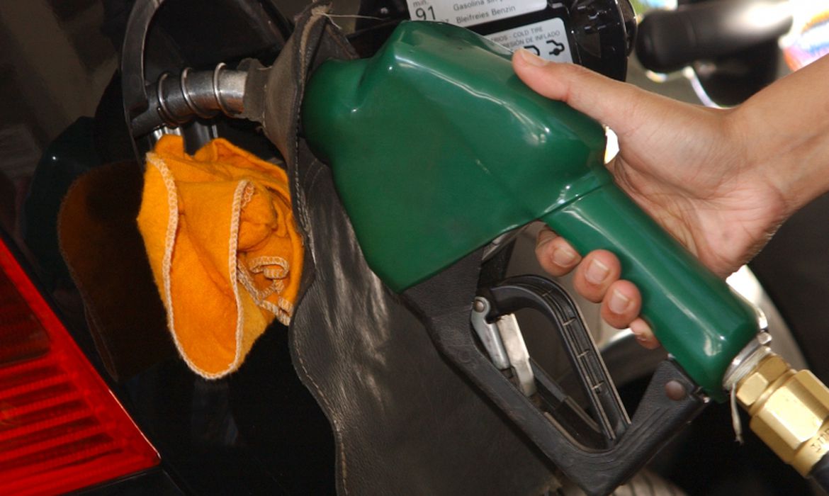 Demanda por etanol pode crescer 2,4 vezes até 2040, aponta estudo