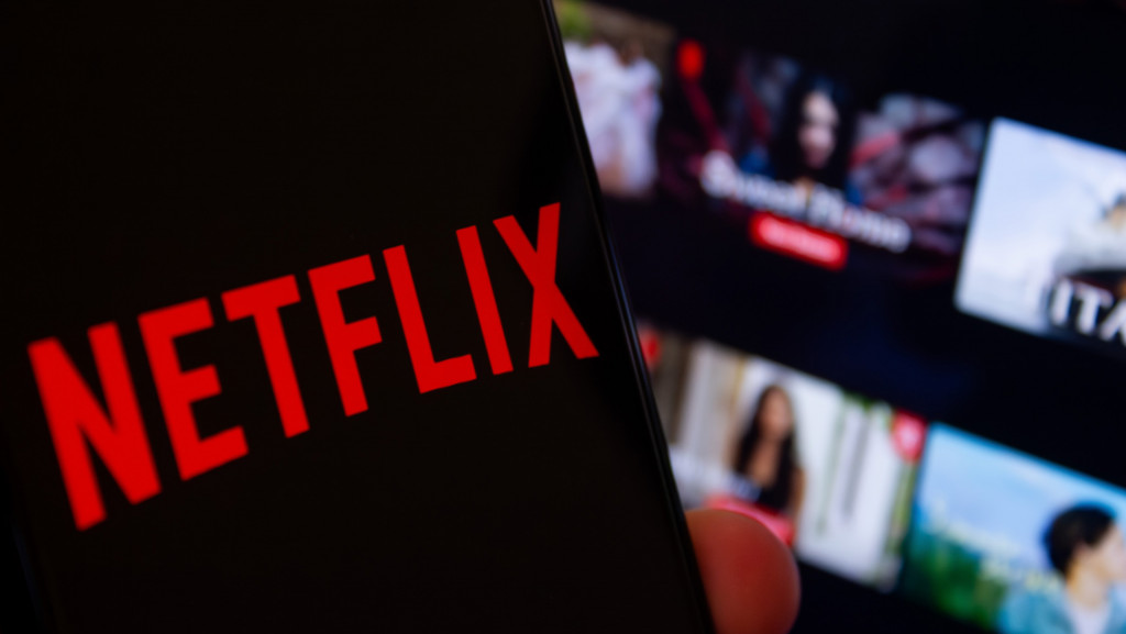 A nova guerra da Netflix: roubar público do YouTube com videocasts