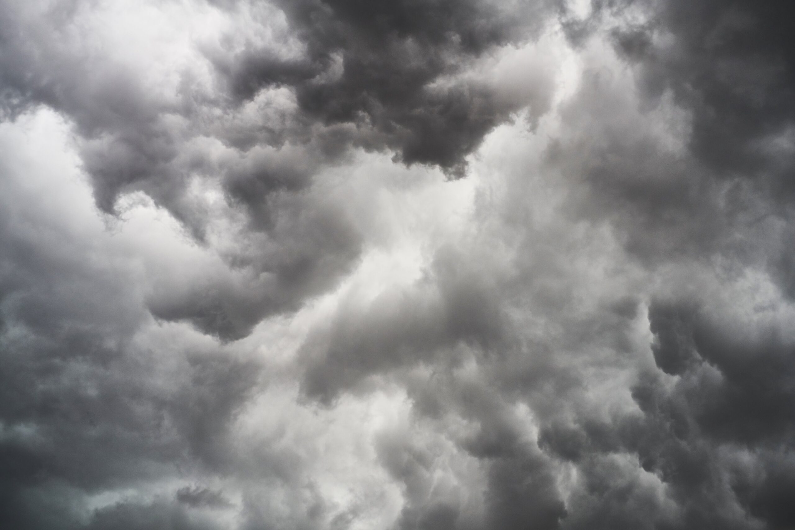 Temporal retorna ao Brasil: Climatempo alerta para chuva forte e granizo no fim de semana
