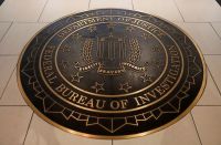 FBI identifica suspeito de atirar contra agentes em Washington