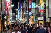 Japão aprova pacote de US$ 135 bi para ajudar famílias e economia