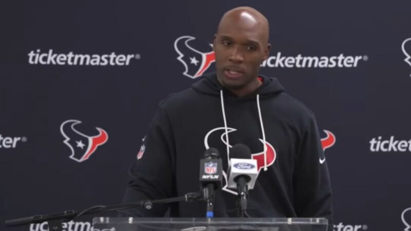 Técnico destaca fé dos jogadores após classificação na NFL: “Jesus é a nossa Luz”