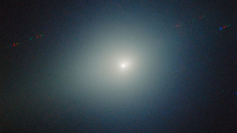 Novas observações coloridas revelam o brilho esverdeado do cometa 3I/ATLAS