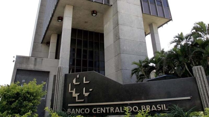 Focus reduz inflação prevista para 2025 e mantém projeções mais altas em 2026