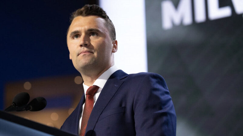 Charlie Kirk lidera ranking de páginas mais acessadas da Wikipédia em 2025