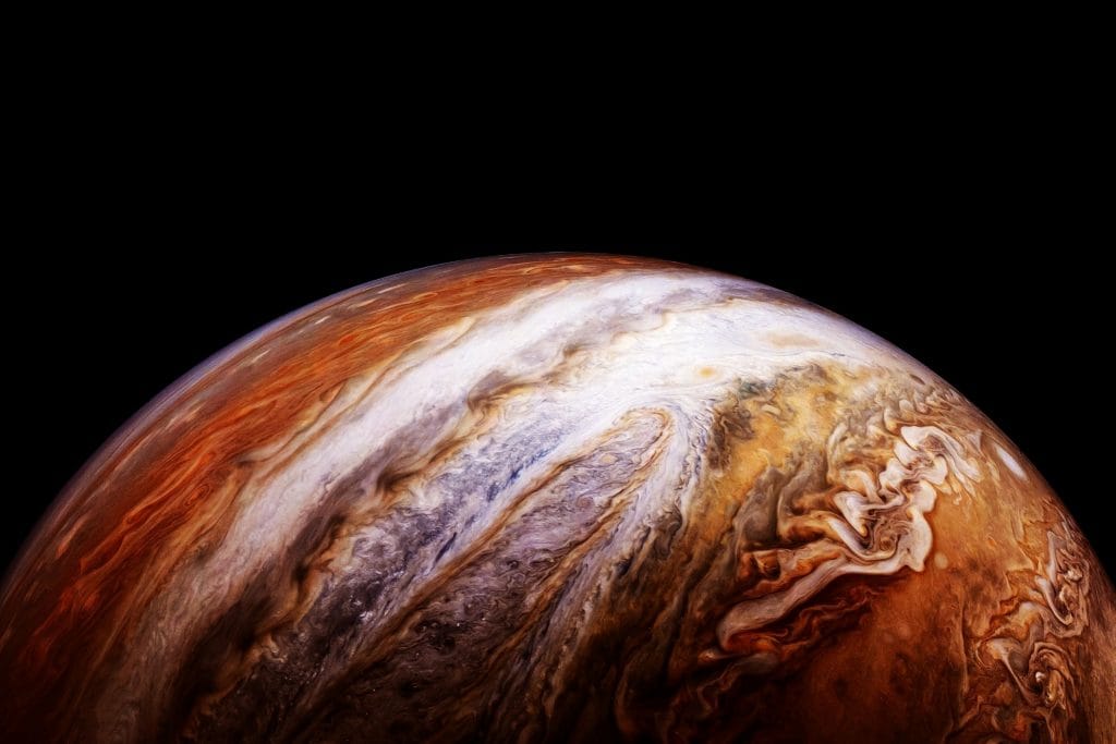 Rotação rápida de Júpiter cria bolsões irregulares de água na atmosfera